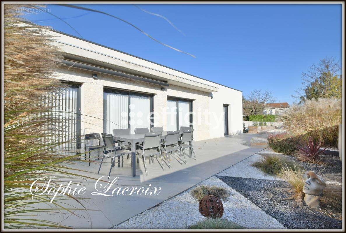 Maison à ROUSSILLON