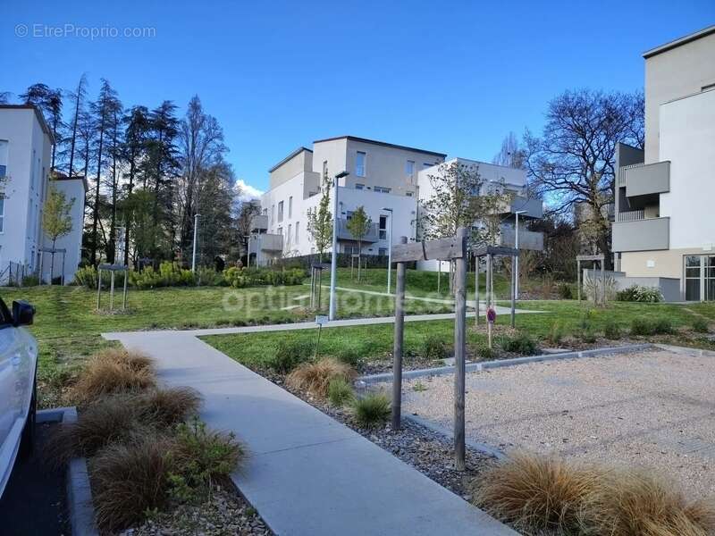Duplex moderne en dernier étage avec terrasses et garage à Craponne - photo 10