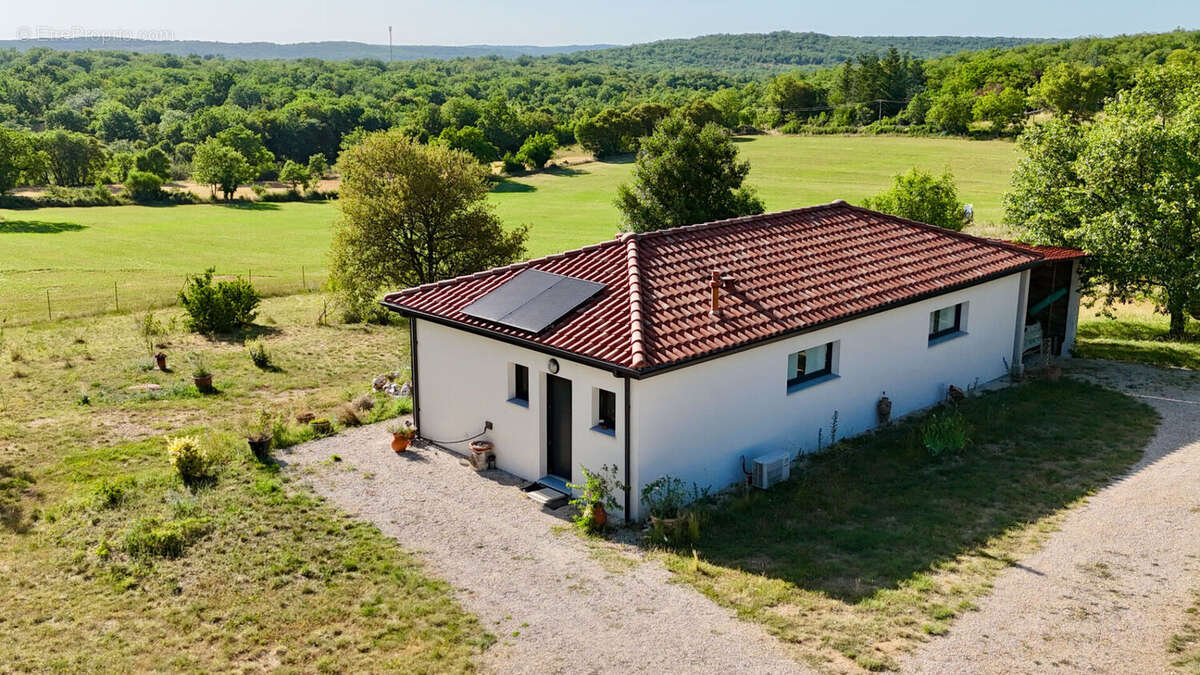Maison Saint Jean De Laur 2 pièce(s) 65.6 m2 - photo 2