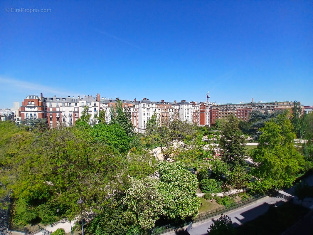 Appartement à PARIS-20E
