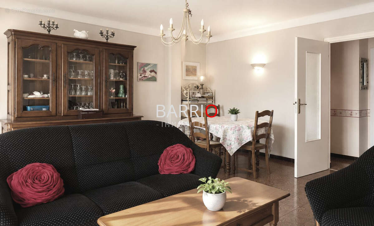 Maison 121 m² à Saint-Genis-Des-Fontaines  - photo 8