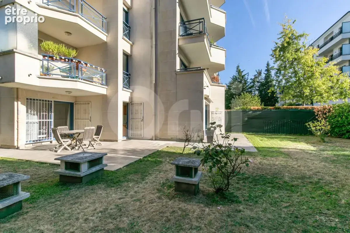 Le Perreux-sur-Marne – Appartement de 98 m² avec jardin privatif de 400 m² et un double box sécurisé - photo 13
