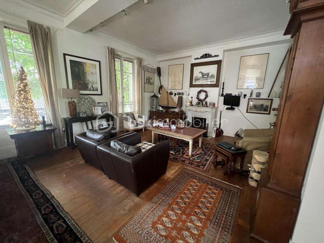 Maison à MONTFORT-L'AMAURY