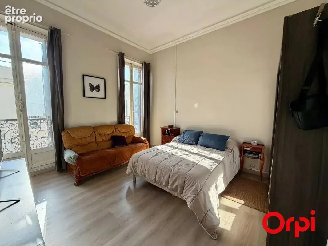 T4 de charme avec balcons et chambres de bonne – 128 m² – Saint-Charles / Le Chapitre (13001) - photo 13
