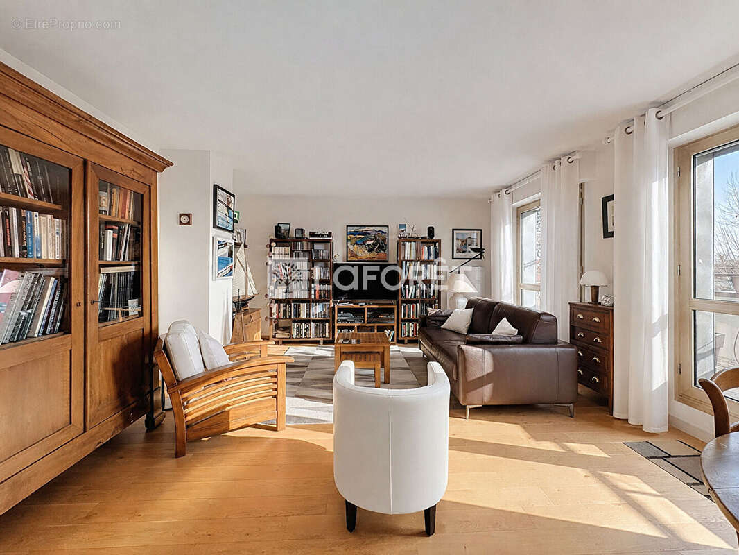 Appartement à SURESNES