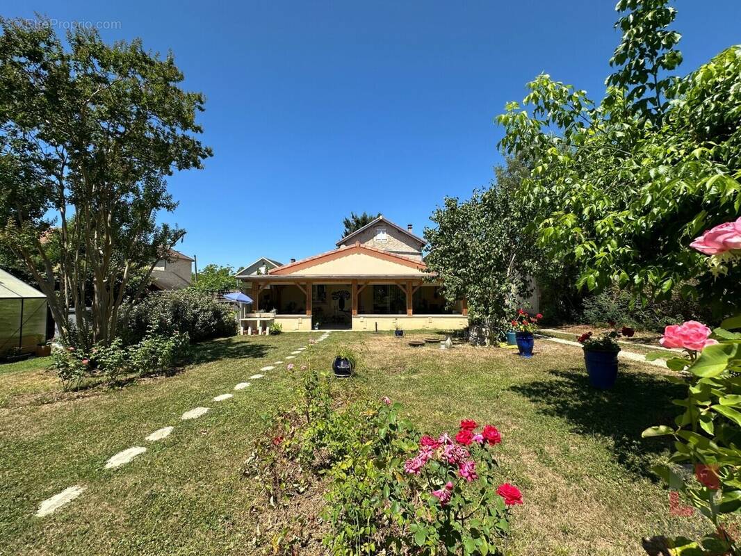 Maison 182 m² à Prayssac  - photo 1
