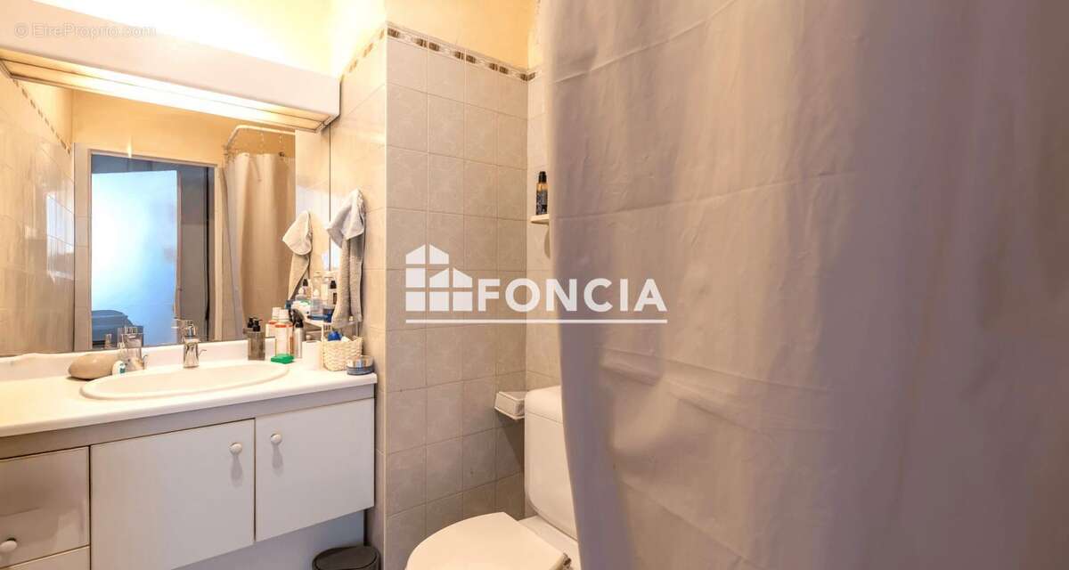 Appartement à LEVALLOIS-PERRET