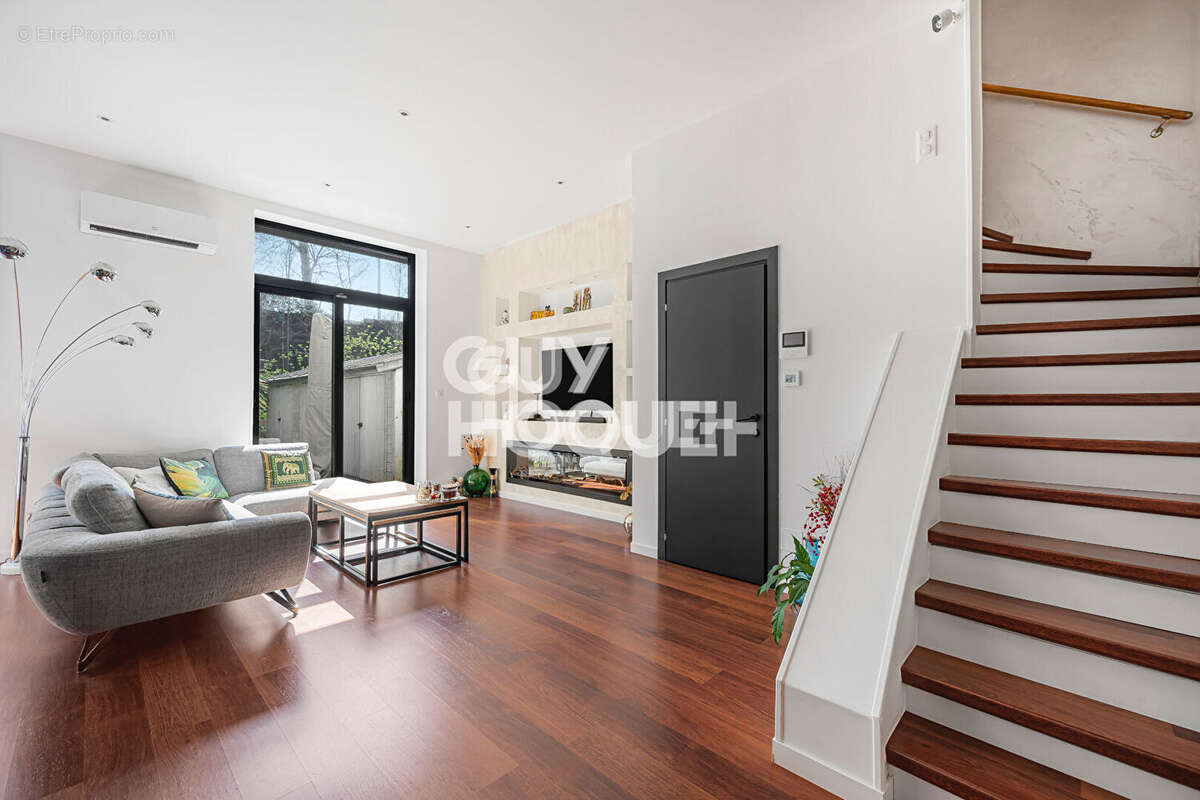 Maison d'exception -128 m2 -100 m2 de jardin arboré - photo 11