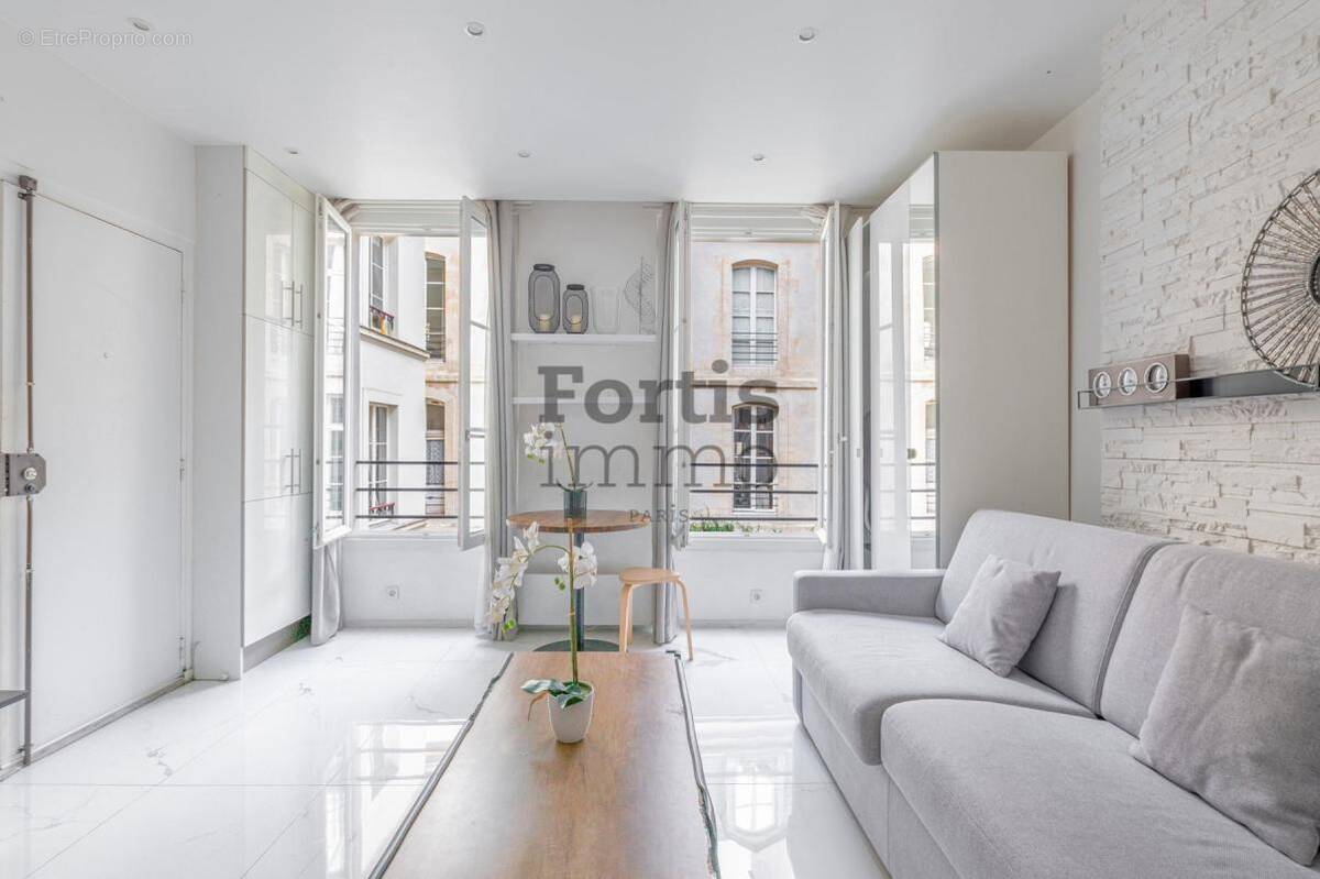 Appartement à PARIS-2E