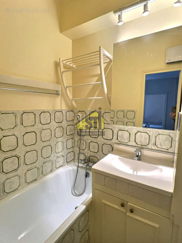 Appartement à PARIS-14E