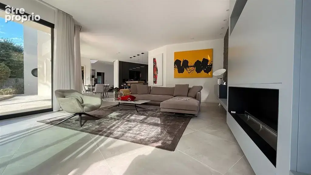 Vaucresson (92420) – Maison de 350 m², 5 chambres, terrain de 1 300 m² – près de Paris, Hauts-de-Seine, Île-de-France - photo 4