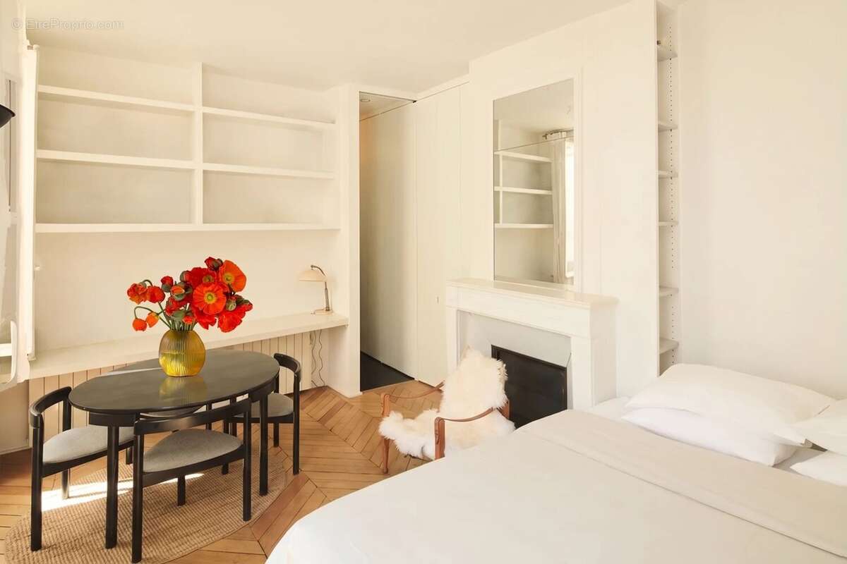 Un studio exceptionnel dans un hôtel particulier XVIIIème inscrit M.H. - photo 9