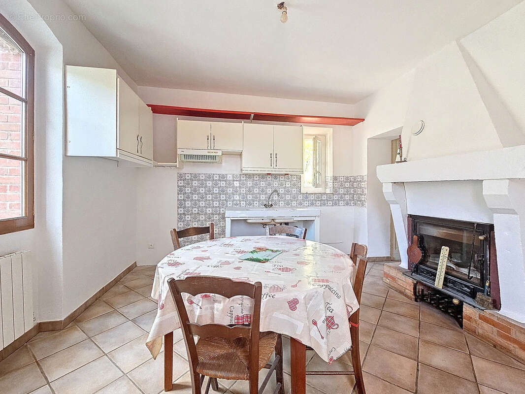 Maison à SAINT-JUERY