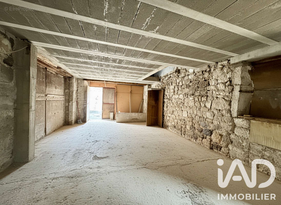 Maison 130 m² à Saint-Chely-D'apcher  - photo 3