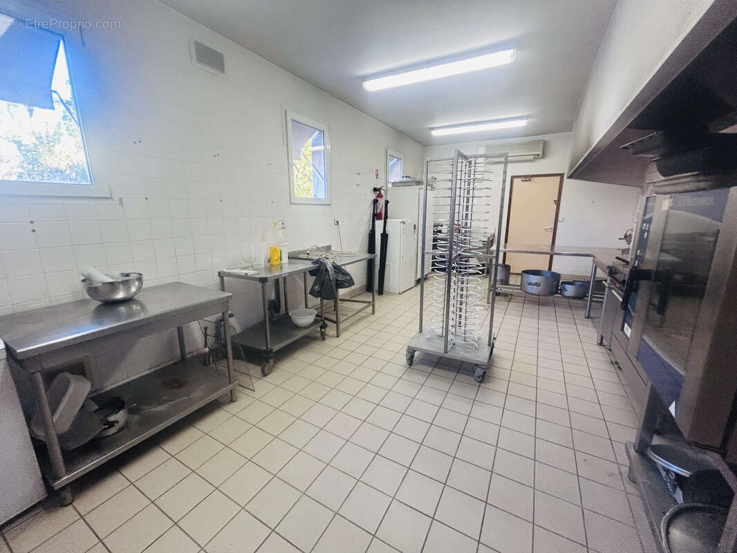 Commerce à RAZAC-SUR-L'ISLE