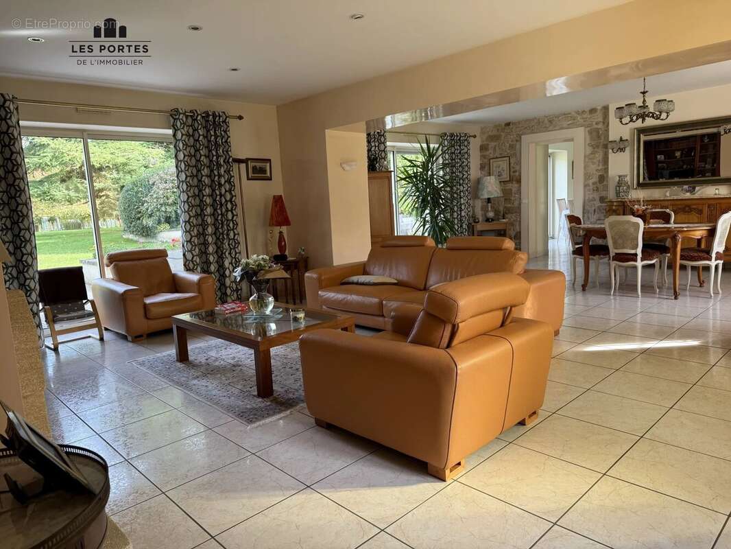 Maison à COURDIMANCHE-SUR-ESSONNE