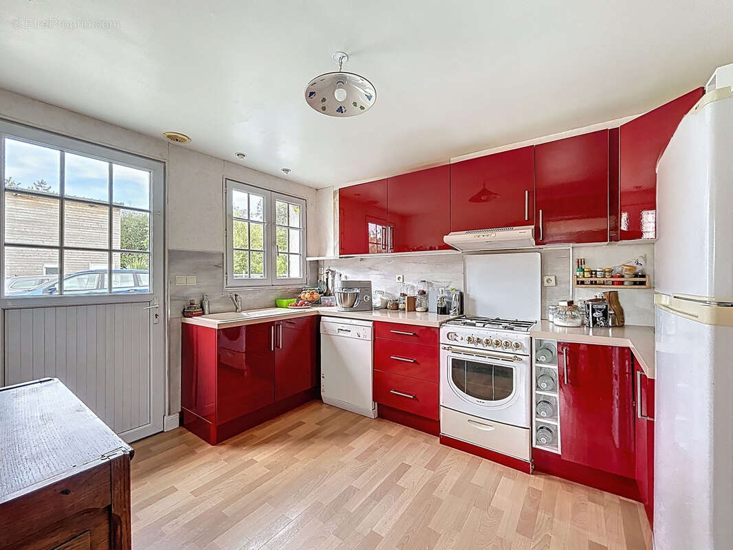 Maison à SAINT-JACQUES-DE-NEHOU