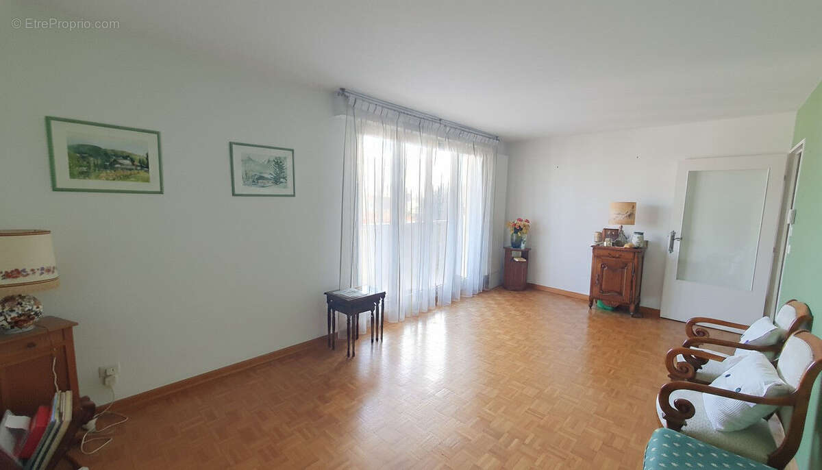 Appartement à L'HAY-LES-ROSES