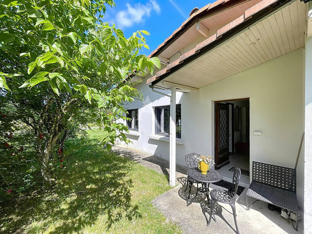 Maison à MONTJOIRE
