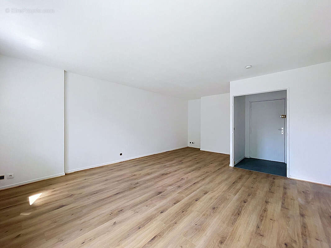 Appartement à MONTIGNY-LE-BRETONNEUX