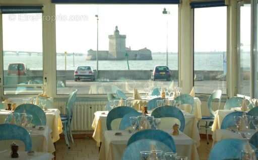 Commerce à BOURCEFRANC-LE-CHAPUS