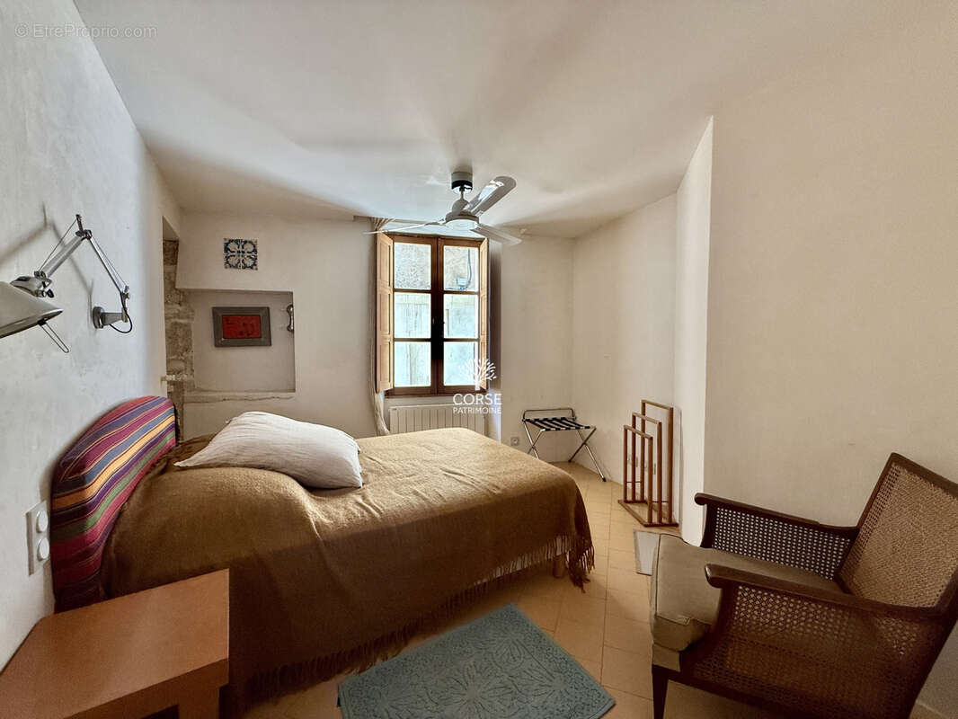 Extremement rare à la vente, duplex sur les falaises de Bonifacio - photo 9