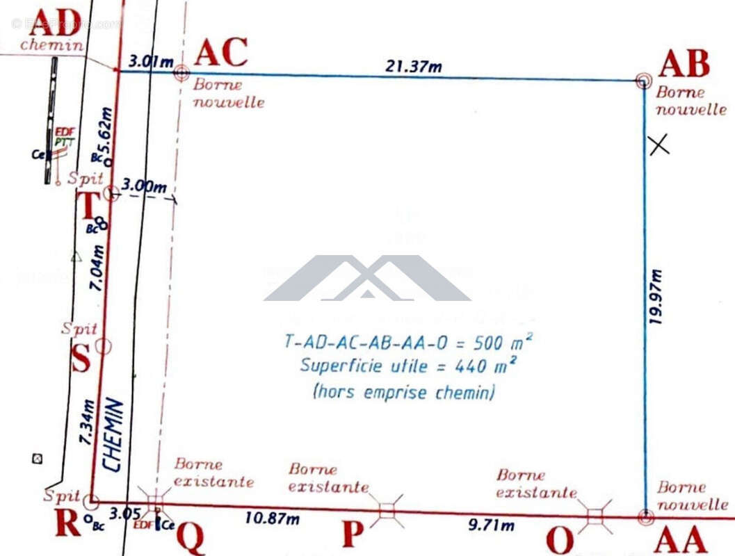 Terrain à SAINT-PIERRE