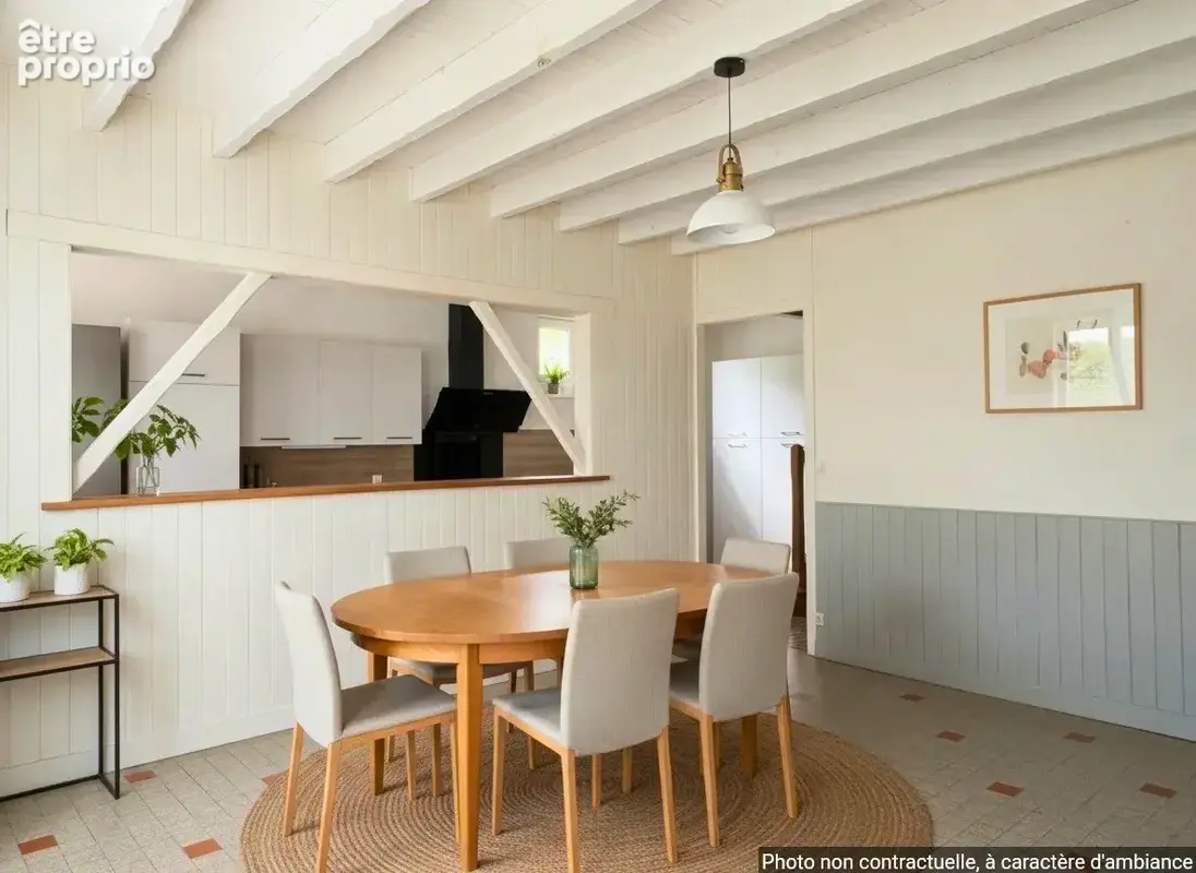 CHARME, VOLUMES ET NATURE À ARS. Maison rénovée avec 4 chambres et nombreuses dépendances - photo 3