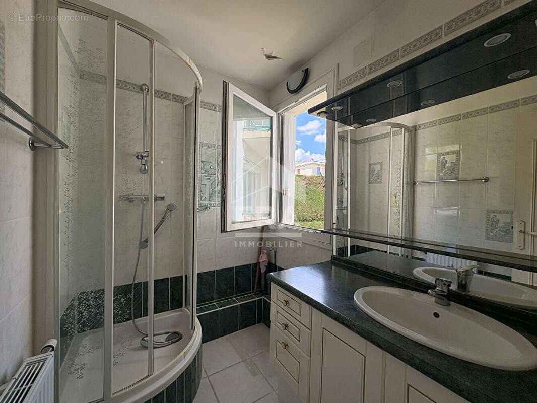 Appartement à MONDEVILLE