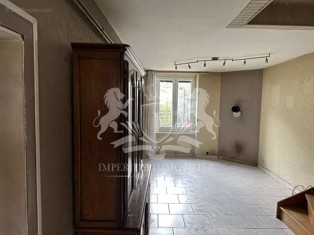 Maison à LINY-DEVANT-DUN