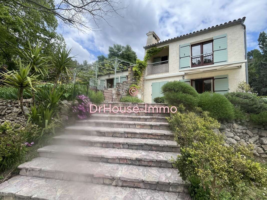 Maison à MEOUNES-LES-MONTRIEUX