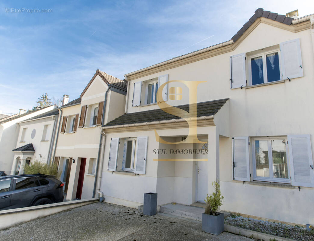 Maison à SAINT-CYR-L'ECOLE