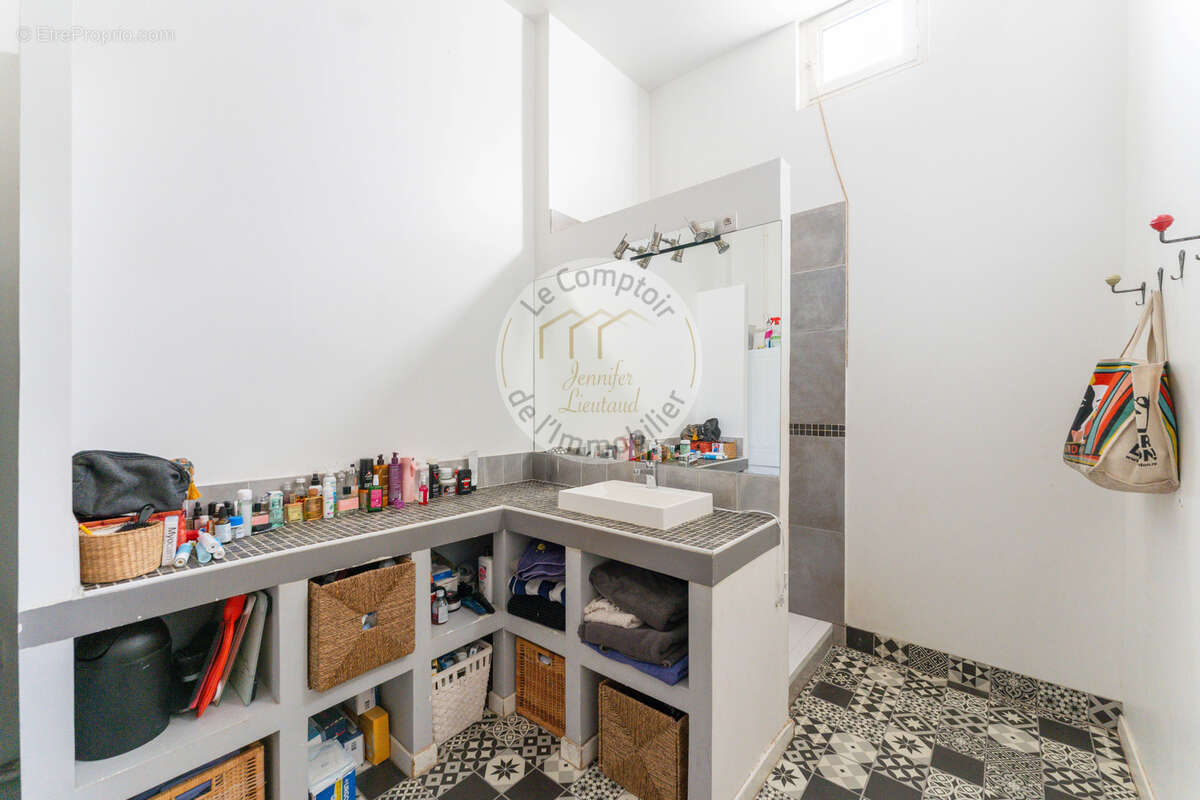 Appartement à MARSEILLE-6E