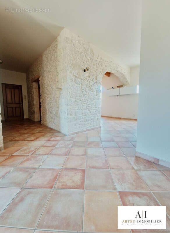 Appartement à MONTBOUCHER-SUR-JABRON