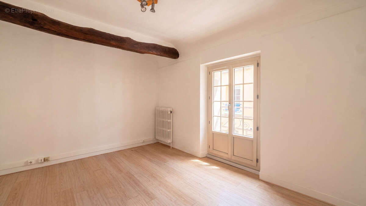 Appartement à VEIGNE