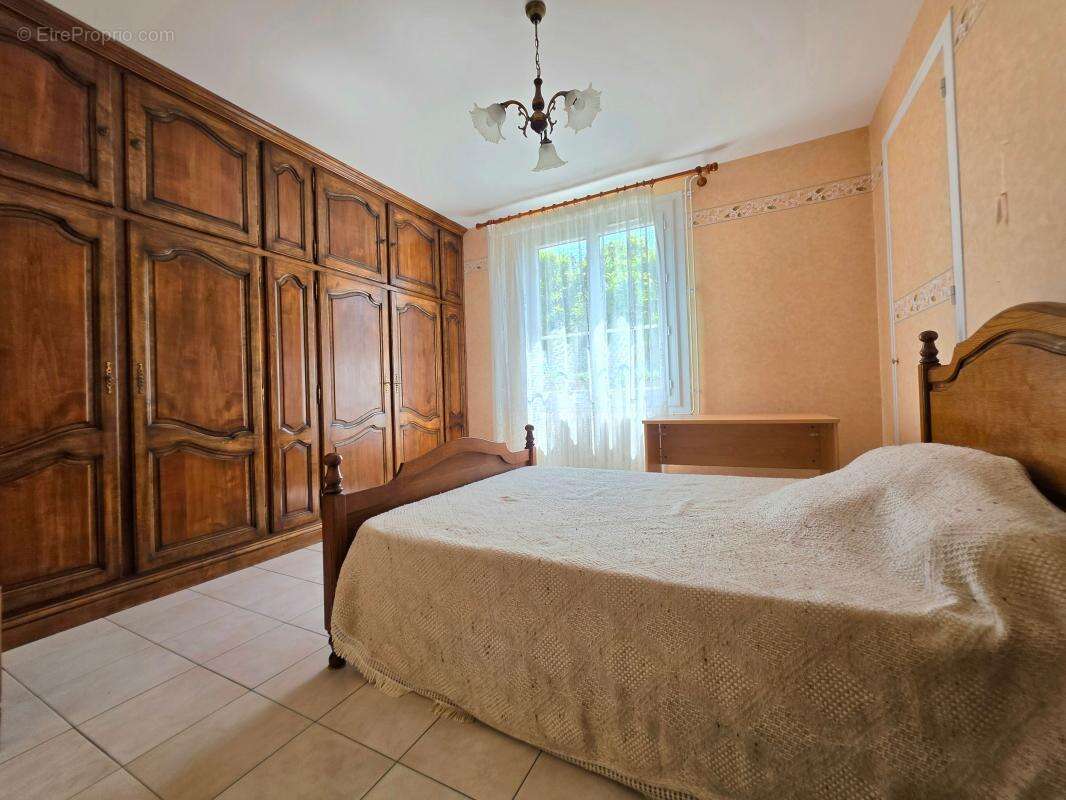 Maison familiale 190 m² – 6 chambres – dépendance 150 m² – terrain 3000 m² - photo 7
