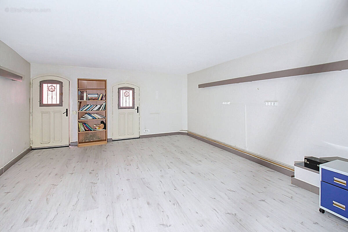 Commerce à TRANS-EN-PROVENCE