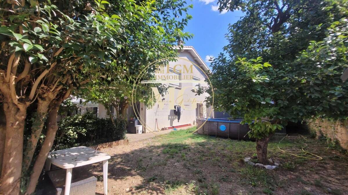 Appartement à MAUGUIO