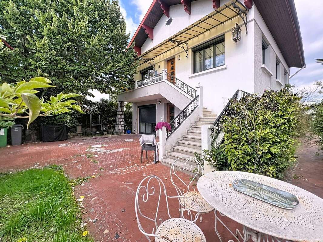 Maison à LE PONT-DE-CLAIX