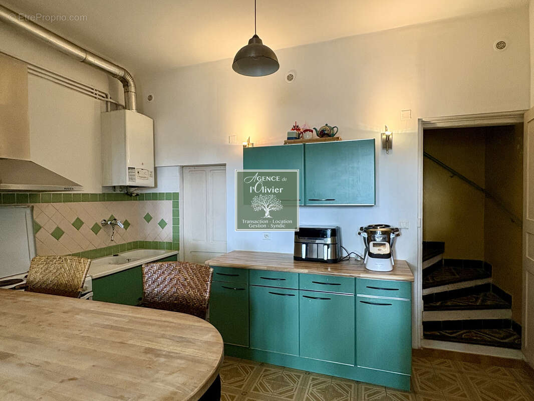 ARLES. Maison de ville avec terrasse - photo 8
