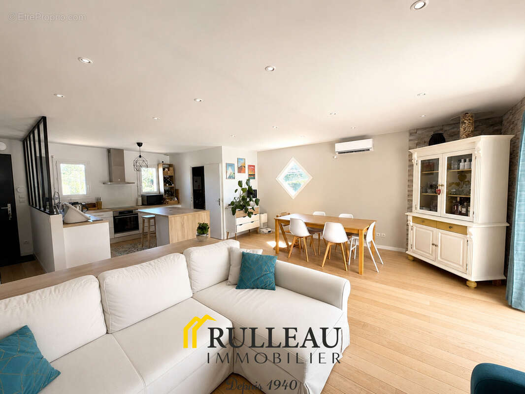 Maison contemporaine de plain-pied avec piscine, double garage et jardin à Saint-André-de-Cubzac - photo 6