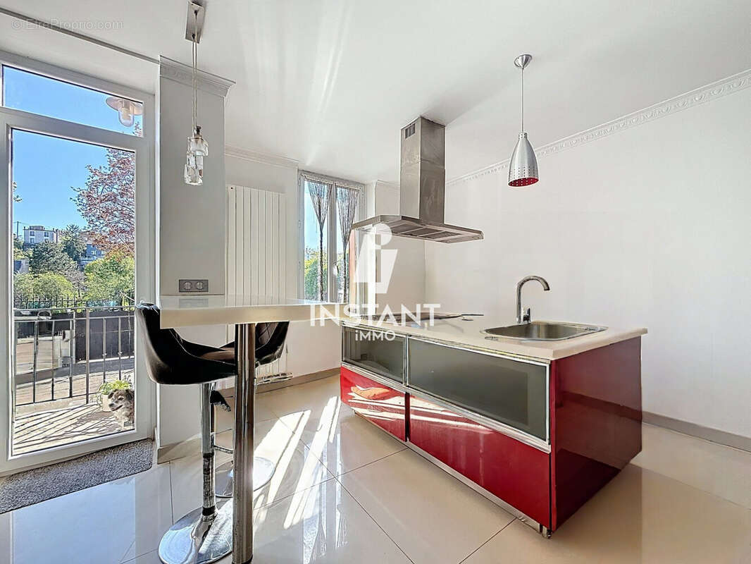 Maison à LE PERREUX-SUR-MARNE