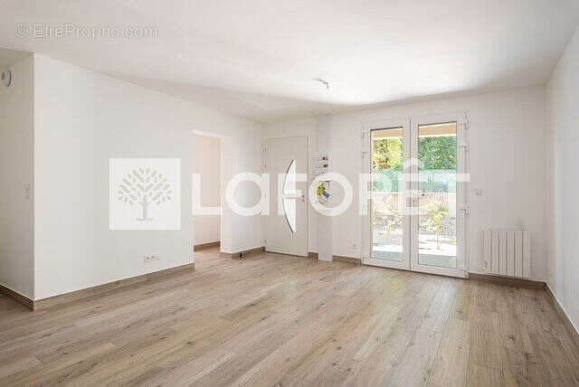 Appartement à SAINT-GENIS-LAVAL