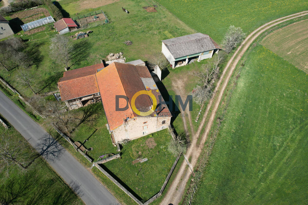 Maison à SAINT-JULIEN-D'ANCE