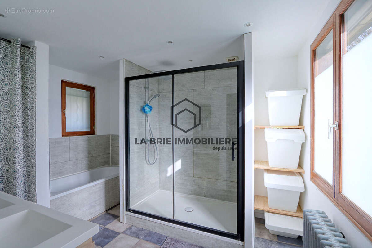 Maison à VILLECRESNES