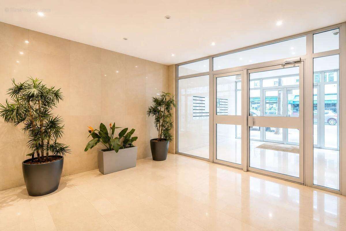 Appartement à COURBEVOIE