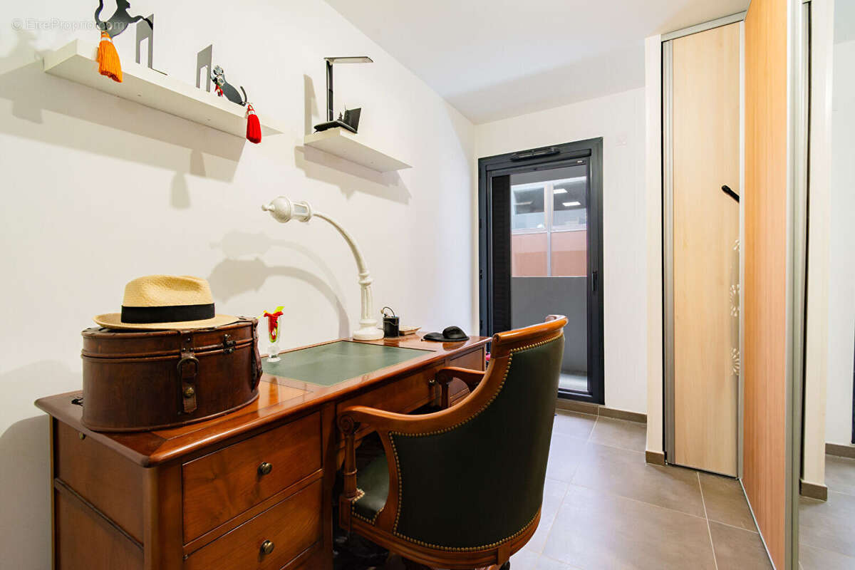 Appartement à MARSEILLE-2E