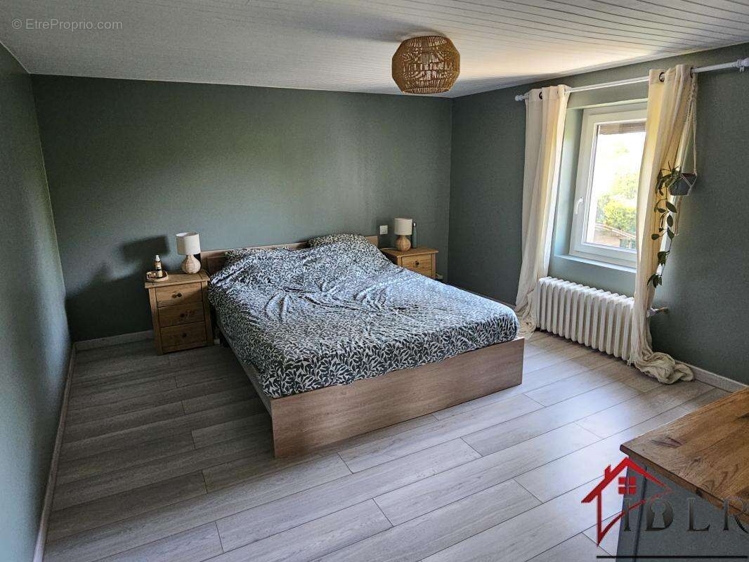 Maison à ROBERT-MAGNY-LANEUVILLE-A-REMY