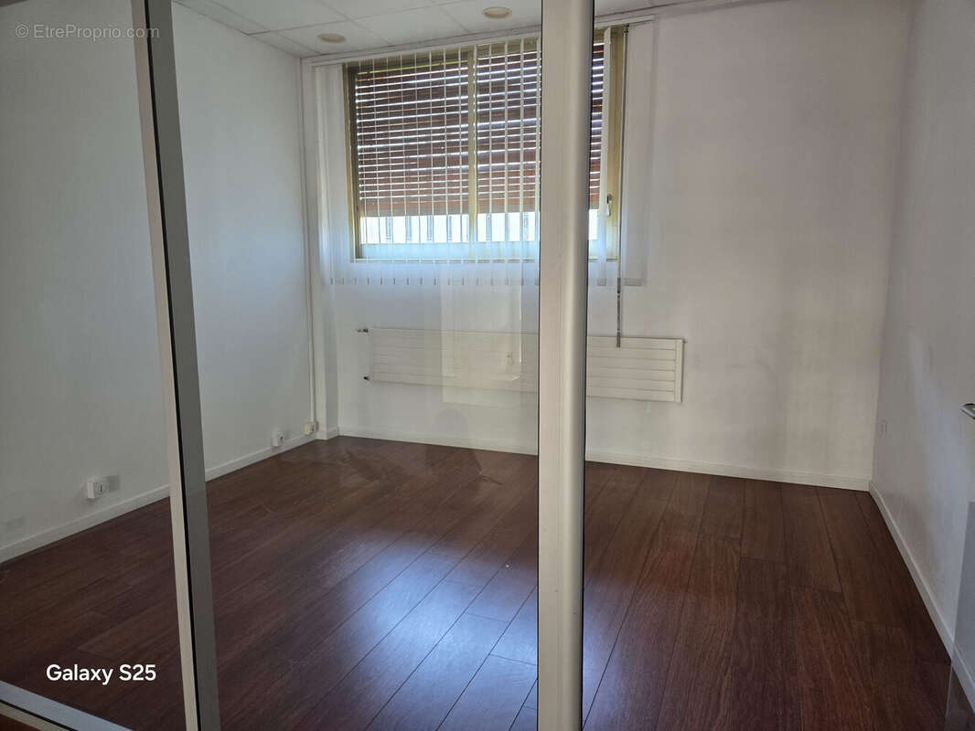 Commerce 96 m² à Hyeres  - photo 6