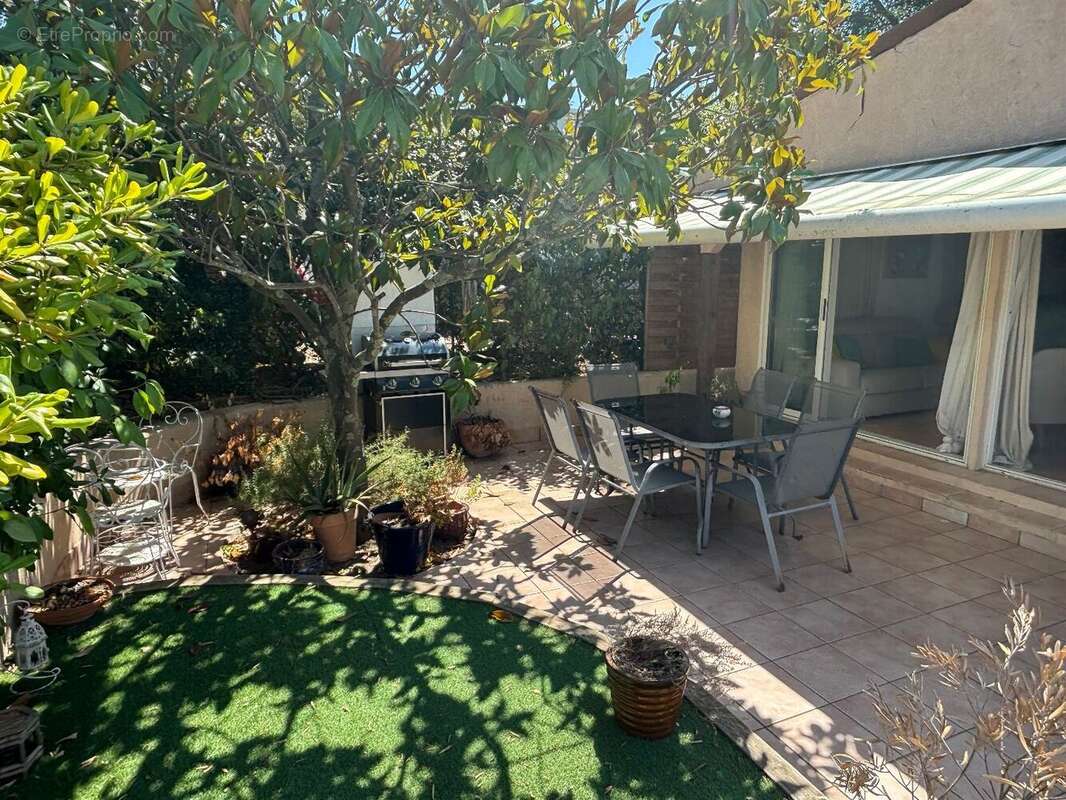 Maison à ROQUEBRUNE-SUR-ARGENS